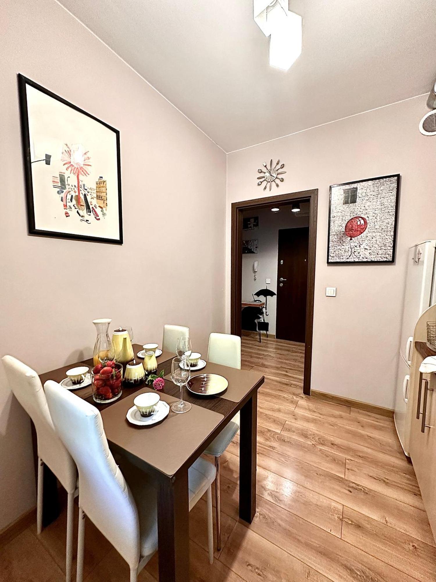 "Banksy" Art Apartman Varsó Kültér fotó