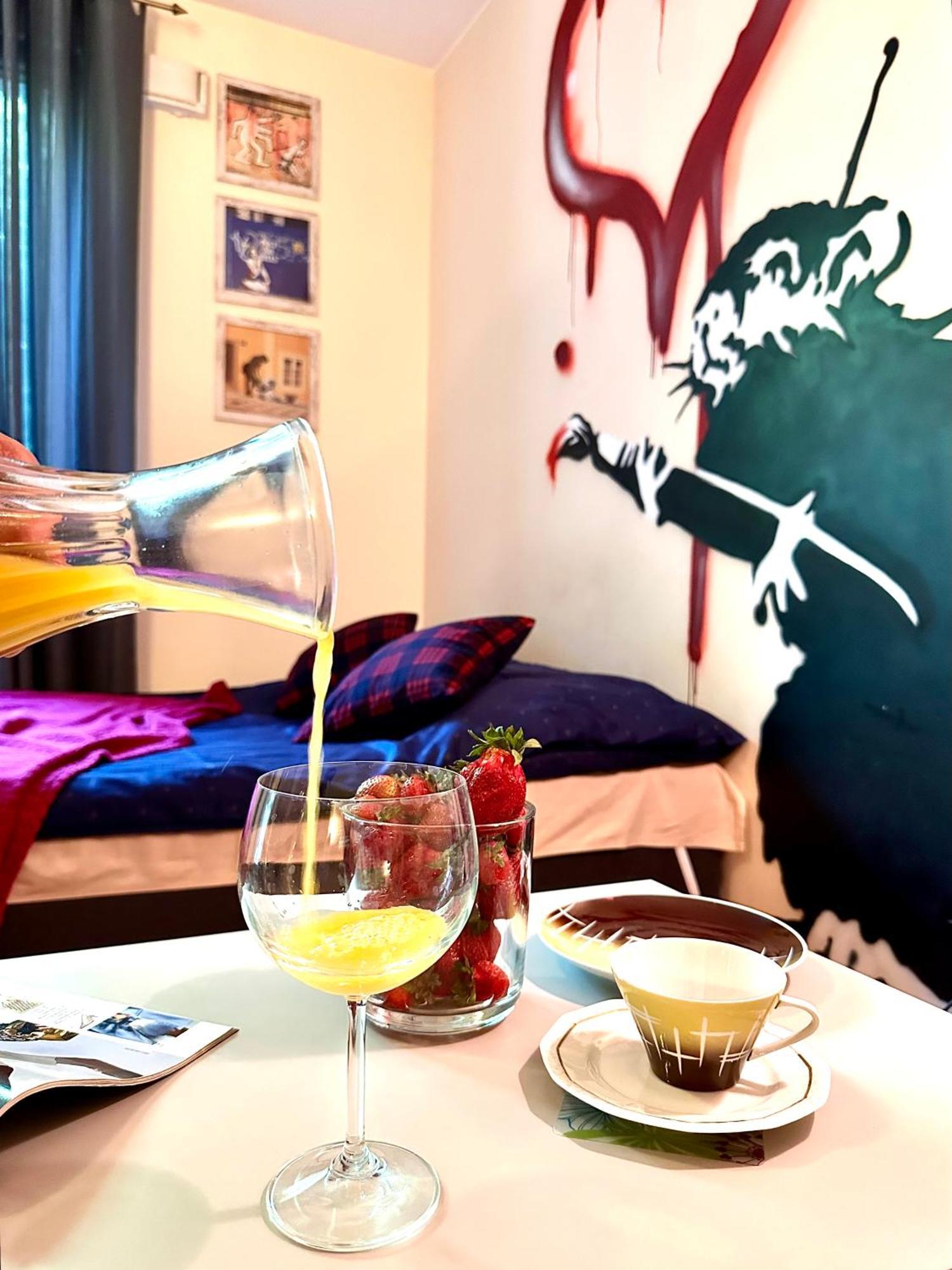 "Banksy" Art Apartman Varsó Kültér fotó